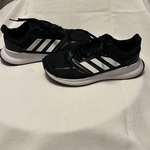 Adidas shoes size 4, gently used, in great condition!